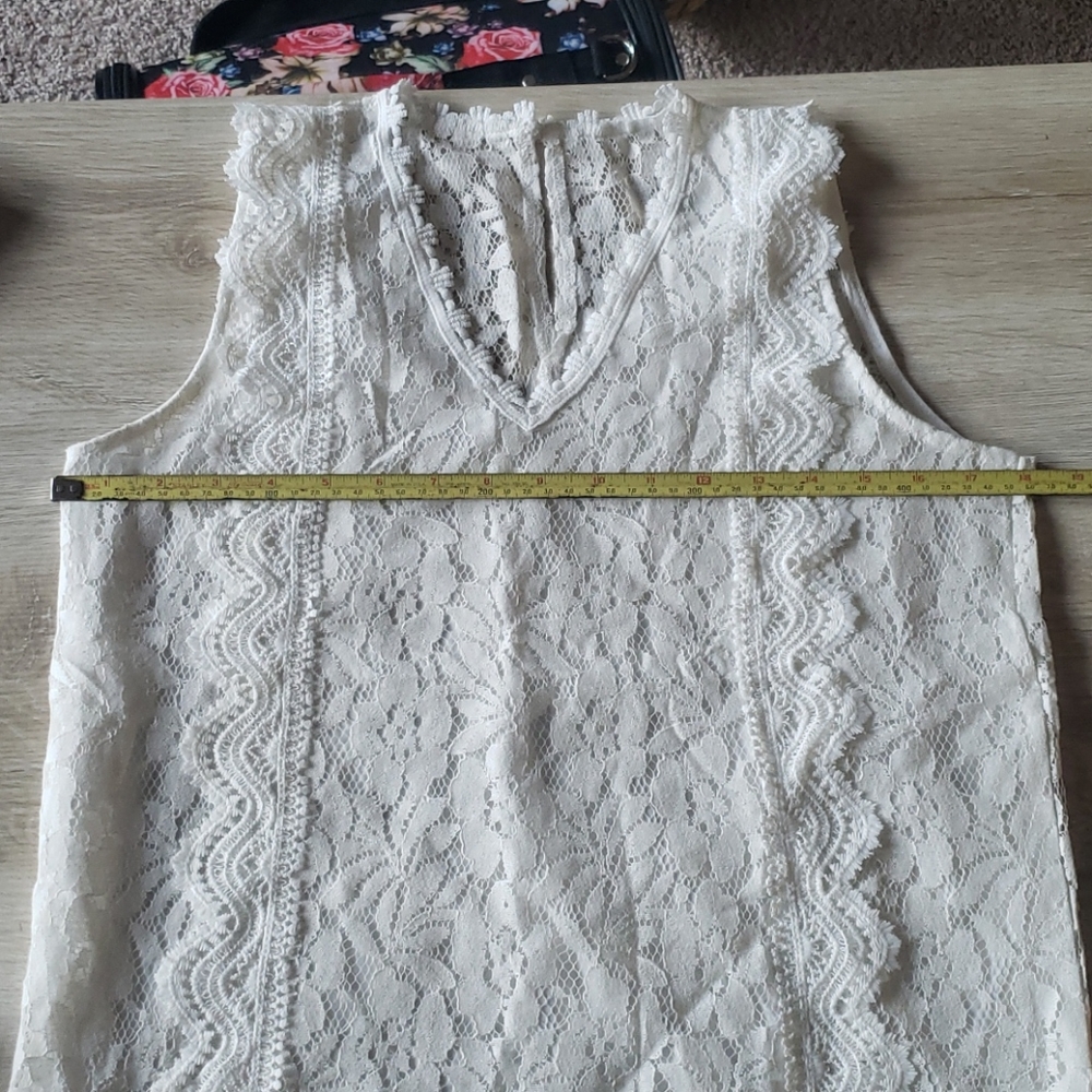 🍁New White lace tank - Picture 12 of 12